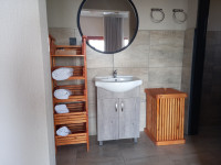 Tembo Guest Lodge