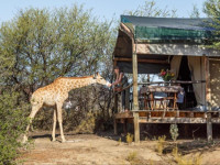 Chandelier Game Lodge & Ostrich Show Farm