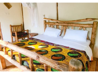 Songbird Safari Lodge Budget lodge just outside Queen Elizabeth NP – All Meals Included +2 Photos