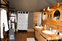 Korongo Luxury Camp