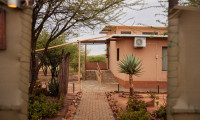 Cheetah View Lodge