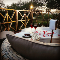 Emayian Luxury Camp