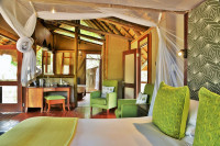 Rhino Post Safari Lodge