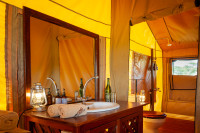 Gnu Mara River Camp