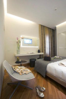 Hotel Embassy