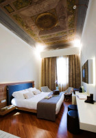 Hotel Embassy