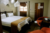 Thebe River Safaris Lodge