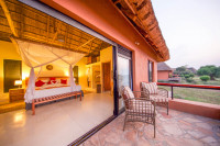 Ihamba Lakeside Safari Lodge