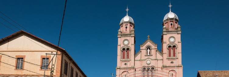 Discover the Zafimaniry arts - Antsirabe to Fianarantsoa