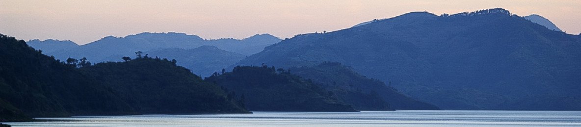 1-Day Kayaking Excursion on Lake Kivu