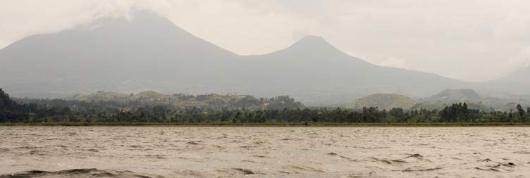 Exploring Lake Mutanda by Boat and Transfer to Rwanda