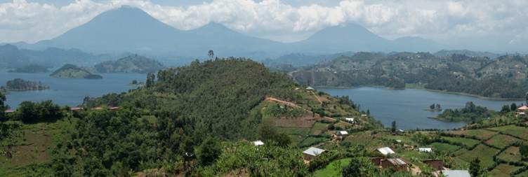 Visit lake Lake Mutanda