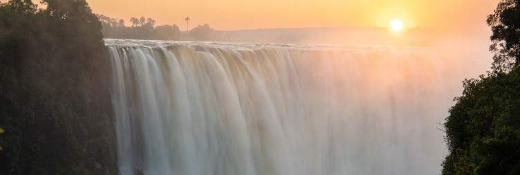 Guided tour of the Falls Zim & Zam Side and Lookout Cafe Lunch