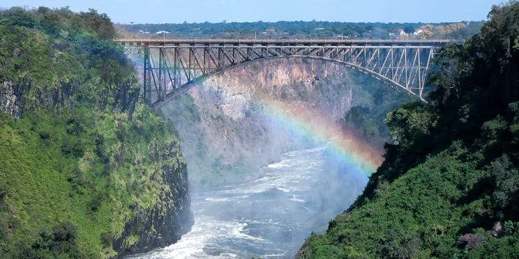 4-Day Victoria Falls and Safari